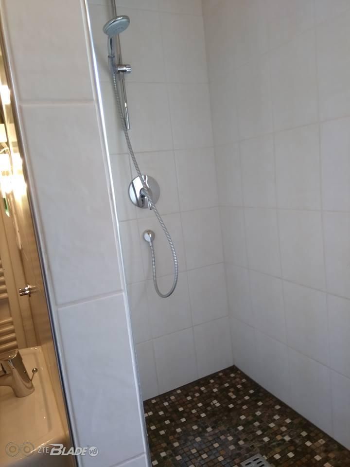 45453398_308173283106141_8391827056513515520_n