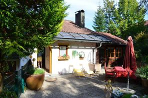 Hauseingang,Wintergarten und Sonnenterrasse