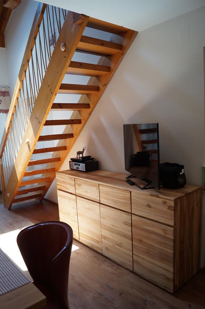 Flatscreen-TV, DVD-Player, Radio und WLAN