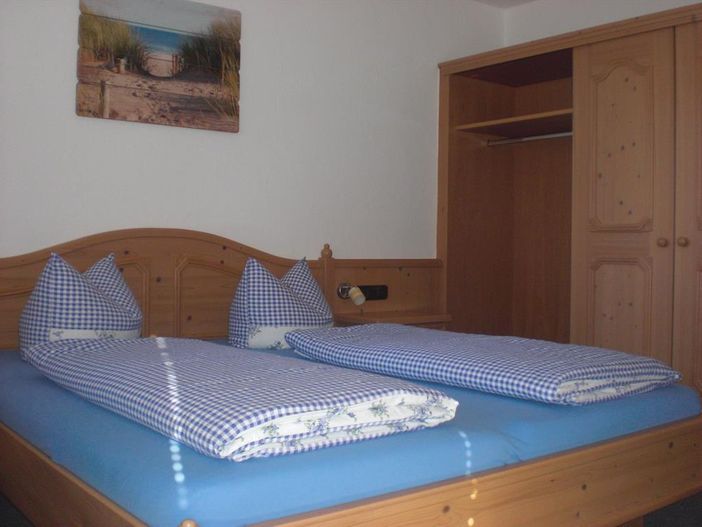 Schlafzimmer mit TV