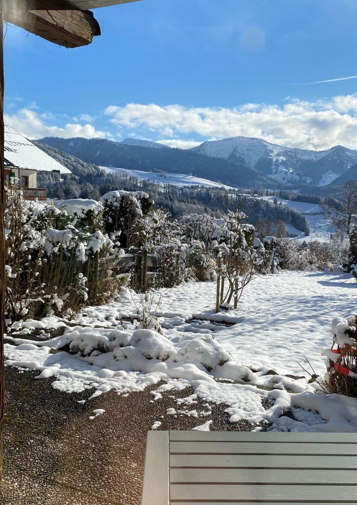 Sonnige Terrasse Anfang März