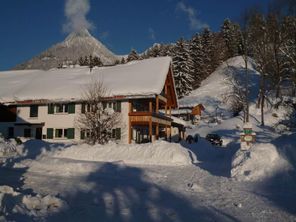 Außenansicht Winter mit Hörnle