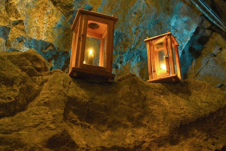 Besuchen Sie die Sturmannshöhle im Schein der L...