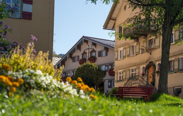 Rathauspark und Schindelhäuser in Weiler im Allgäu