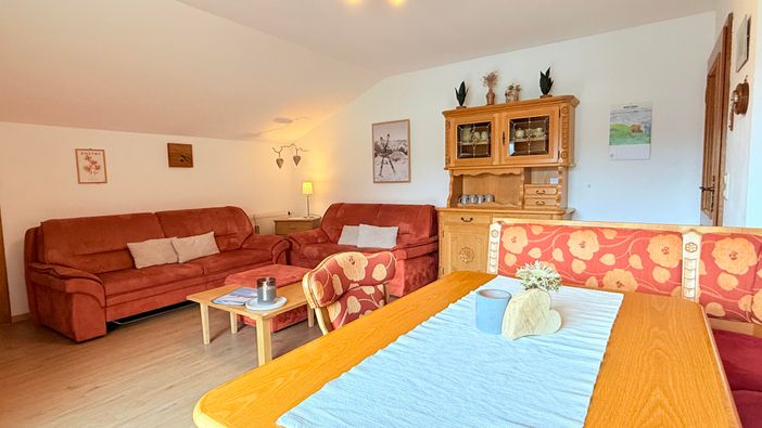 Eckbank und Wohnzimmer