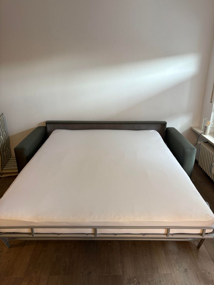 Ausziehsofa mit richtiger Matratze