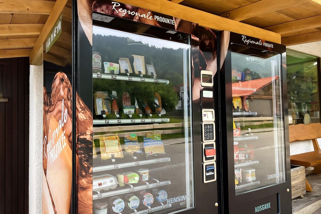 Lebensmittelautomat am Dorfladen