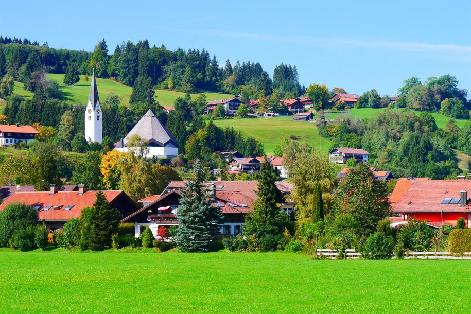 Hausansicht von der Wiese