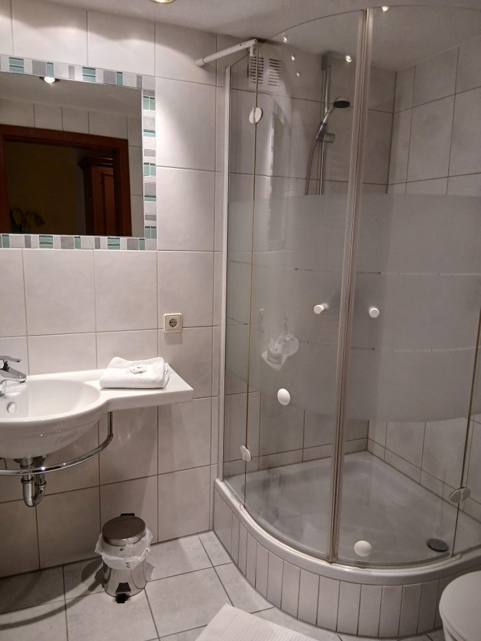 Dusche WC Einzelzimmer