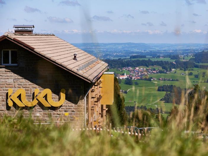 KUKU-Berghotel-Aussicht-Dorf-web