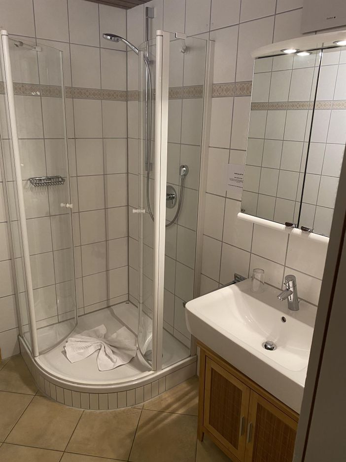 Zimmer 6 Bad