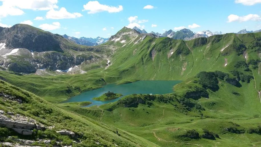 Bergpanorama mit Blick auf den Schrecksee