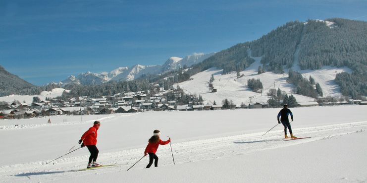 Bannwaldsee-Loipe vor Buching und dem Buchenberg