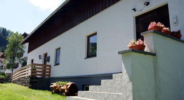 Hausbild Sommer