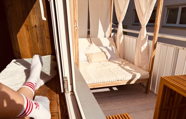 Balkon Himmelbett + Fenstersitzbank