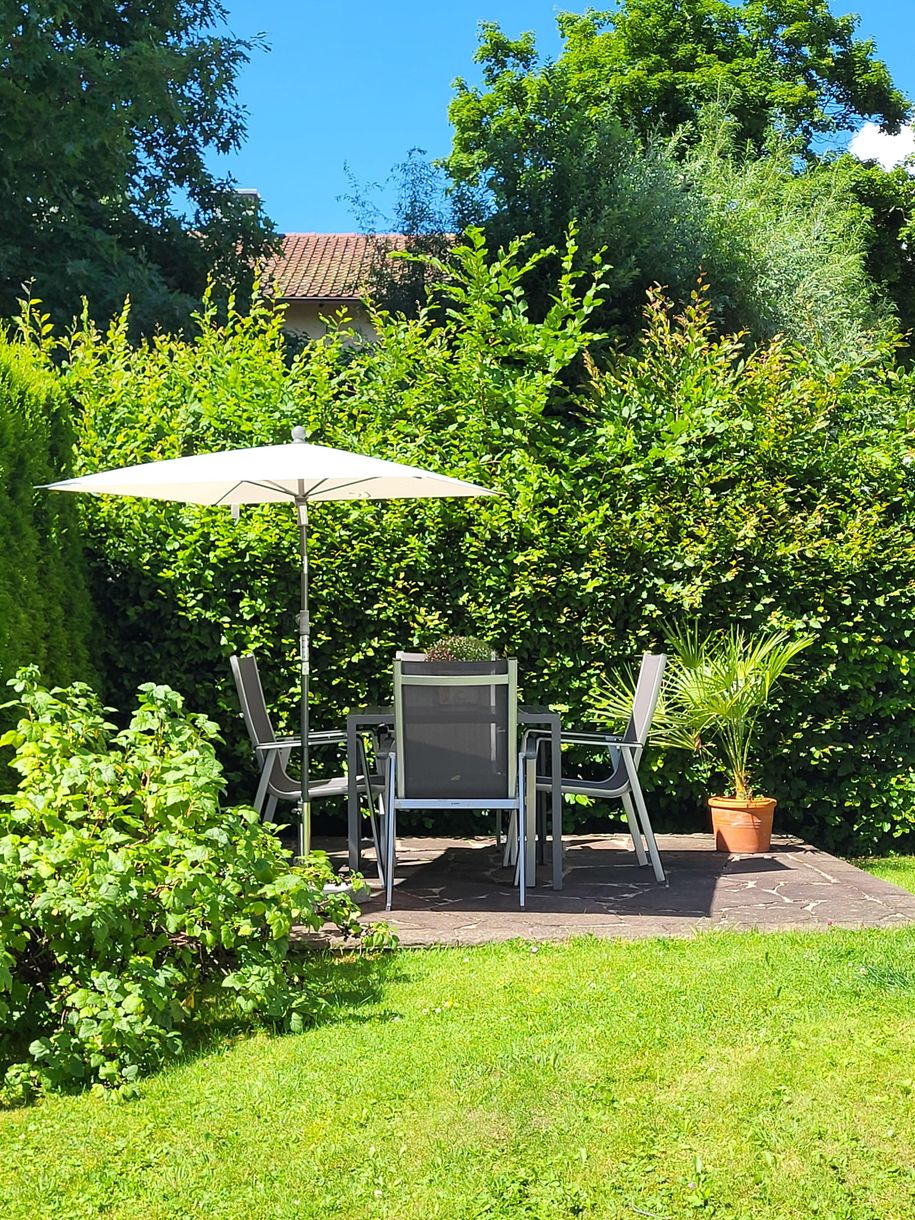 Terrasse hinter dem Haus