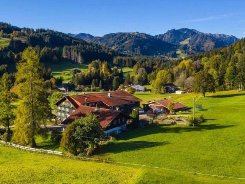 Hof in sonniger Alleinlage in den Allgäuer Alpen