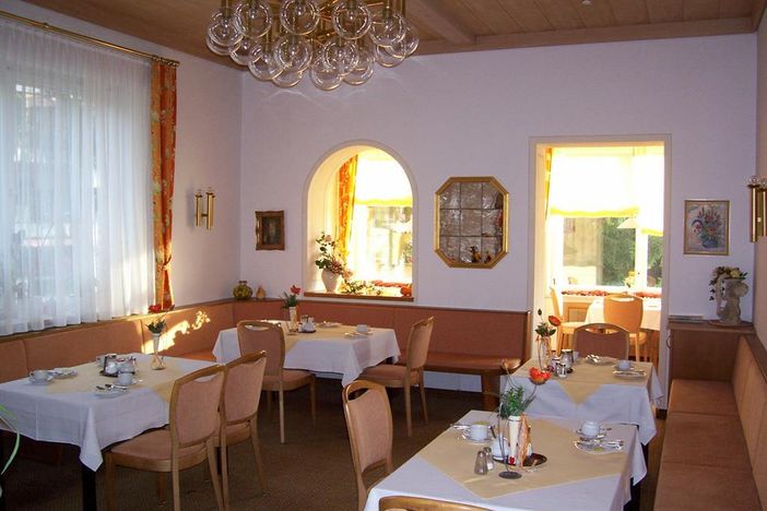 Speiseraum  a