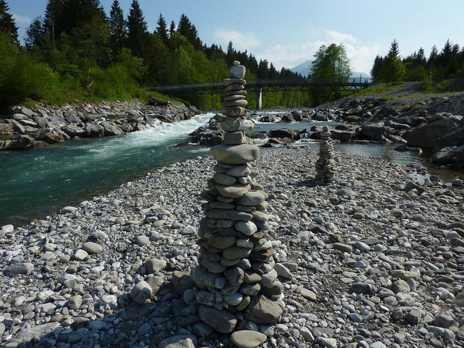 Steinmändle an der Illerbrücke bei Langenwang