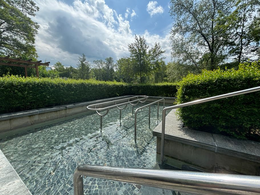 Kneipp-Becken im Engelhaldepark