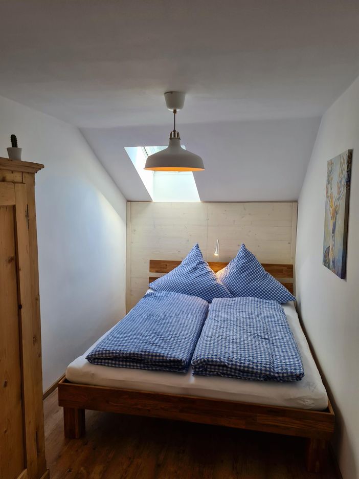 Kleines Schlafzimmer 160 Bett