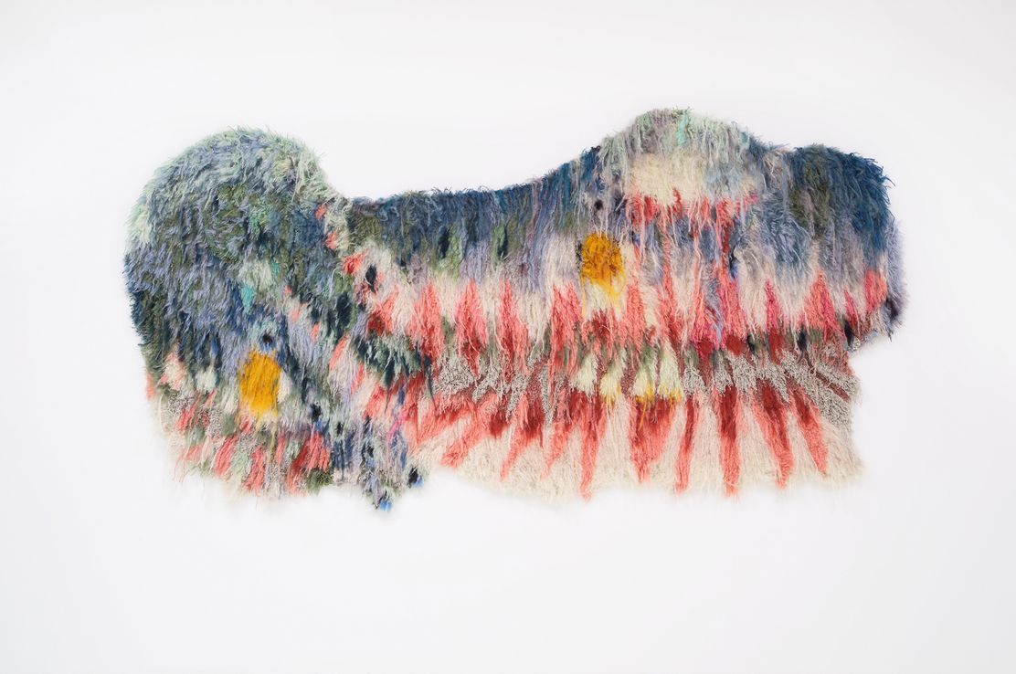 Caroline Achaintre_GUMS_2024_handgetuftete Wolle_150 x 300 cm_Foto Annabel Elston