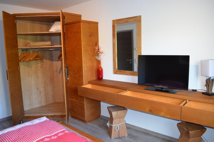 Schlafzimmer 1, mit Flachbildschirm