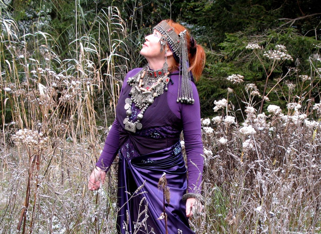 Portrait Marianne Manda als Herbst_Foto_noch in Abklärung_geschn