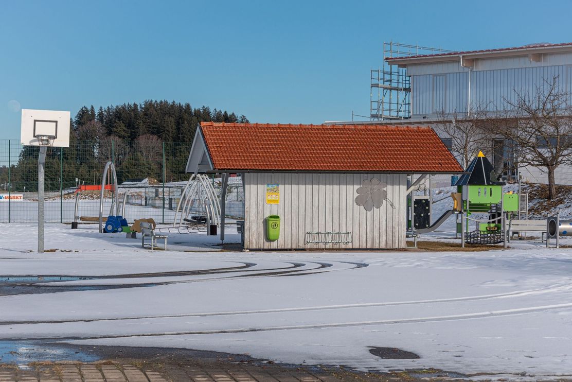Kinderspielplatz am Sportplatz Lengenwang im letzten Drittel der Rundtour.