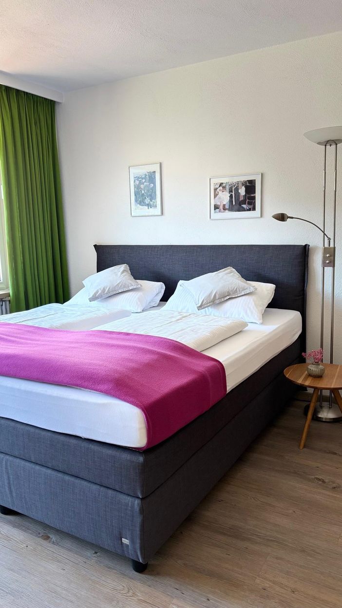Bequemes Boxspringbett für Zwei  (180x200cm)