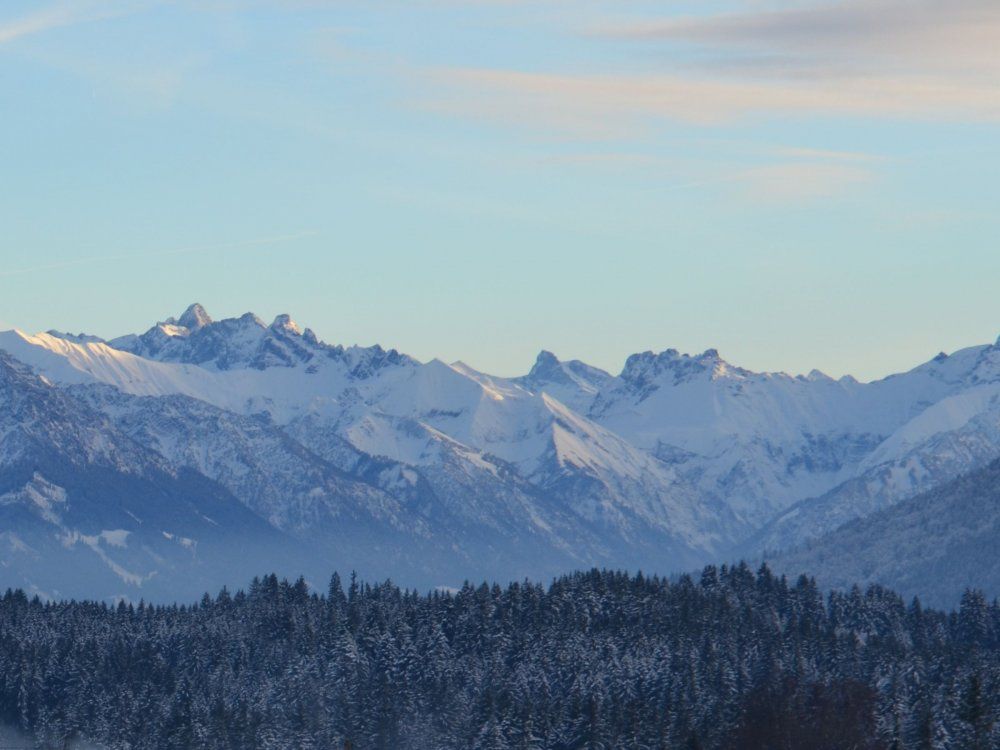 Blick auf die verscheite Allgäuer Alpen