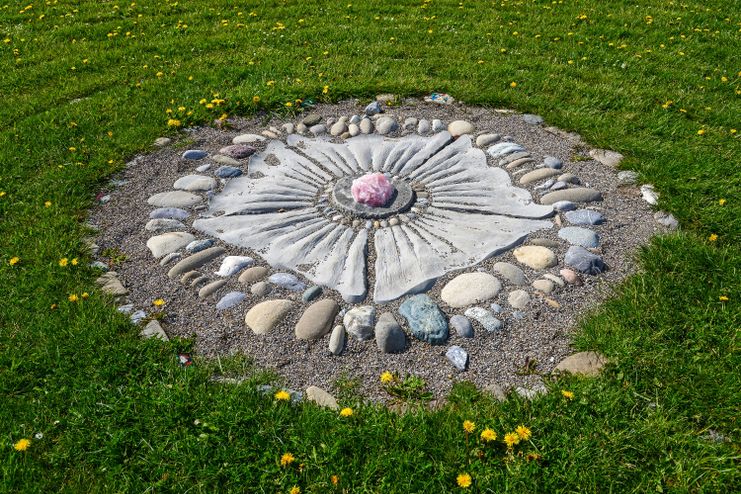 Lutherrose beim Labyrinth