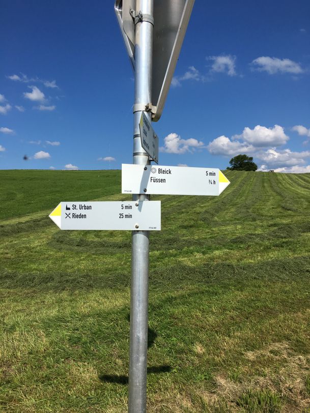 Beschilderung in Richtung Bleik