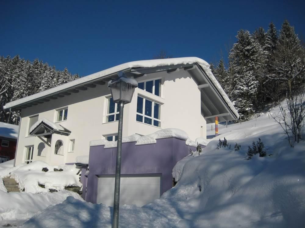 Haus im Winter