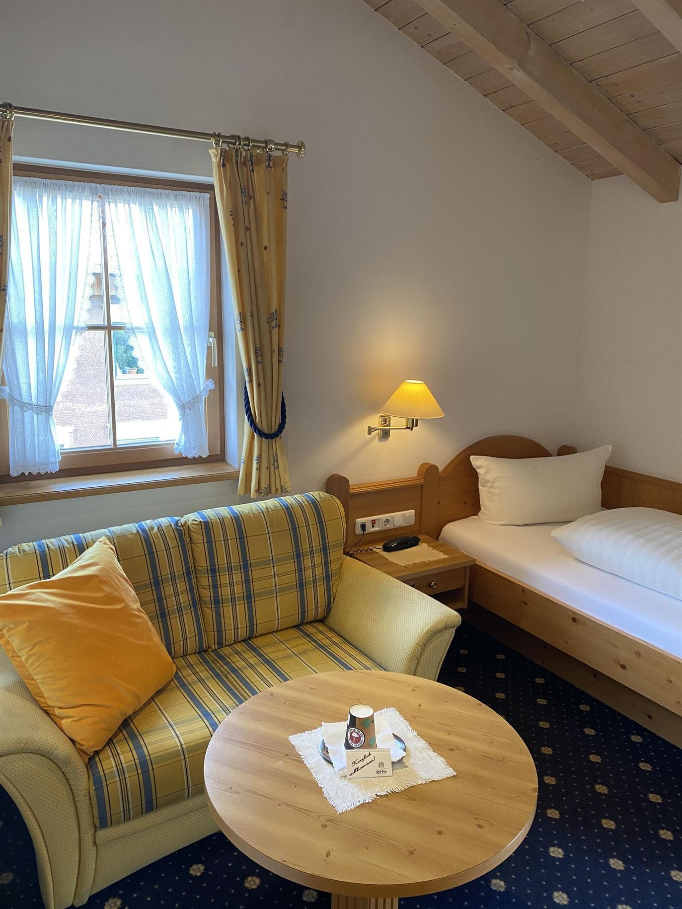 Zimmer 9 4