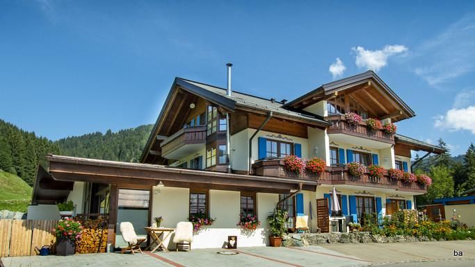 Barbaras Landhaus alle WG`s mit Balkon