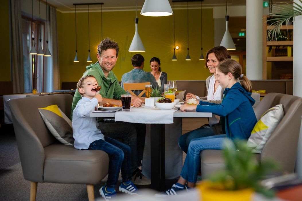 abendessen-restaurant-jufa-hotels-1440x960