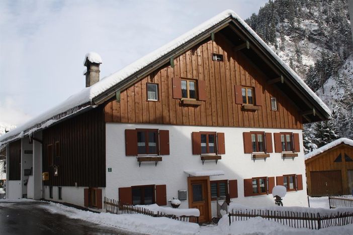 Hausansicht Winter
