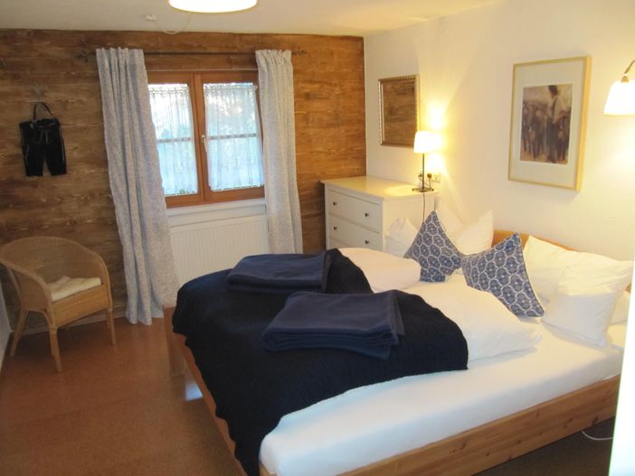 Schlafzimmer 2