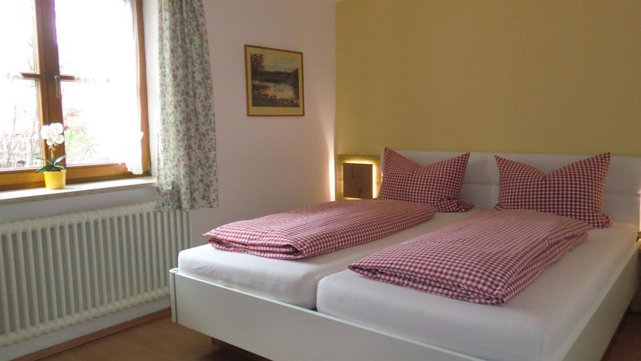 Schlafzimmer Wg. 3