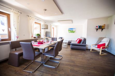 Alpenstyle1: Sehr geräumiger Wohn-Ess-Bereich