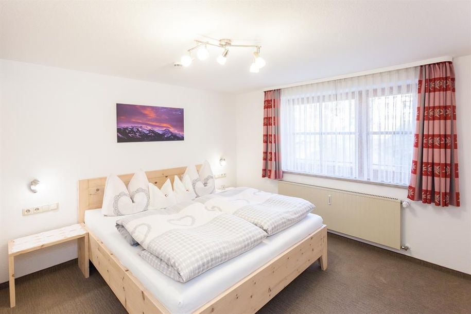 Schlafzimmer 1 Wohnung Rottachberg