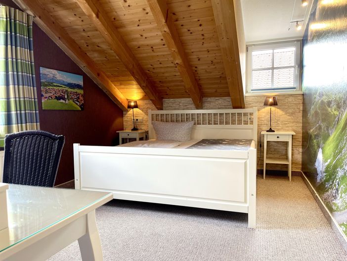 Schlafzimmer 1 OG Doppelbett