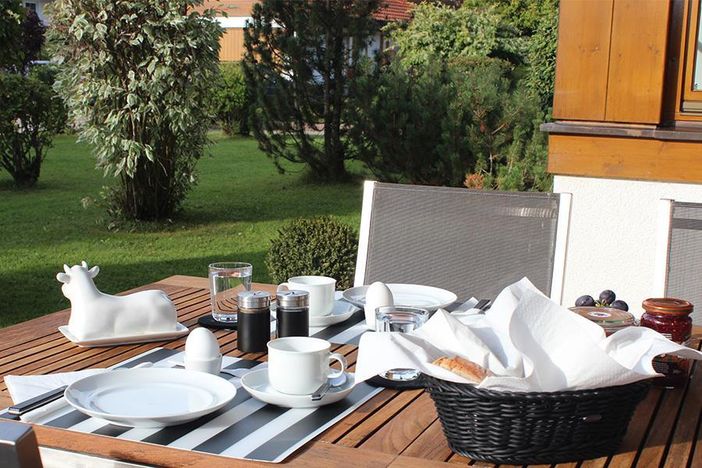 Frühstück, Kaffee, Abendessen oder Sonnenbaden -