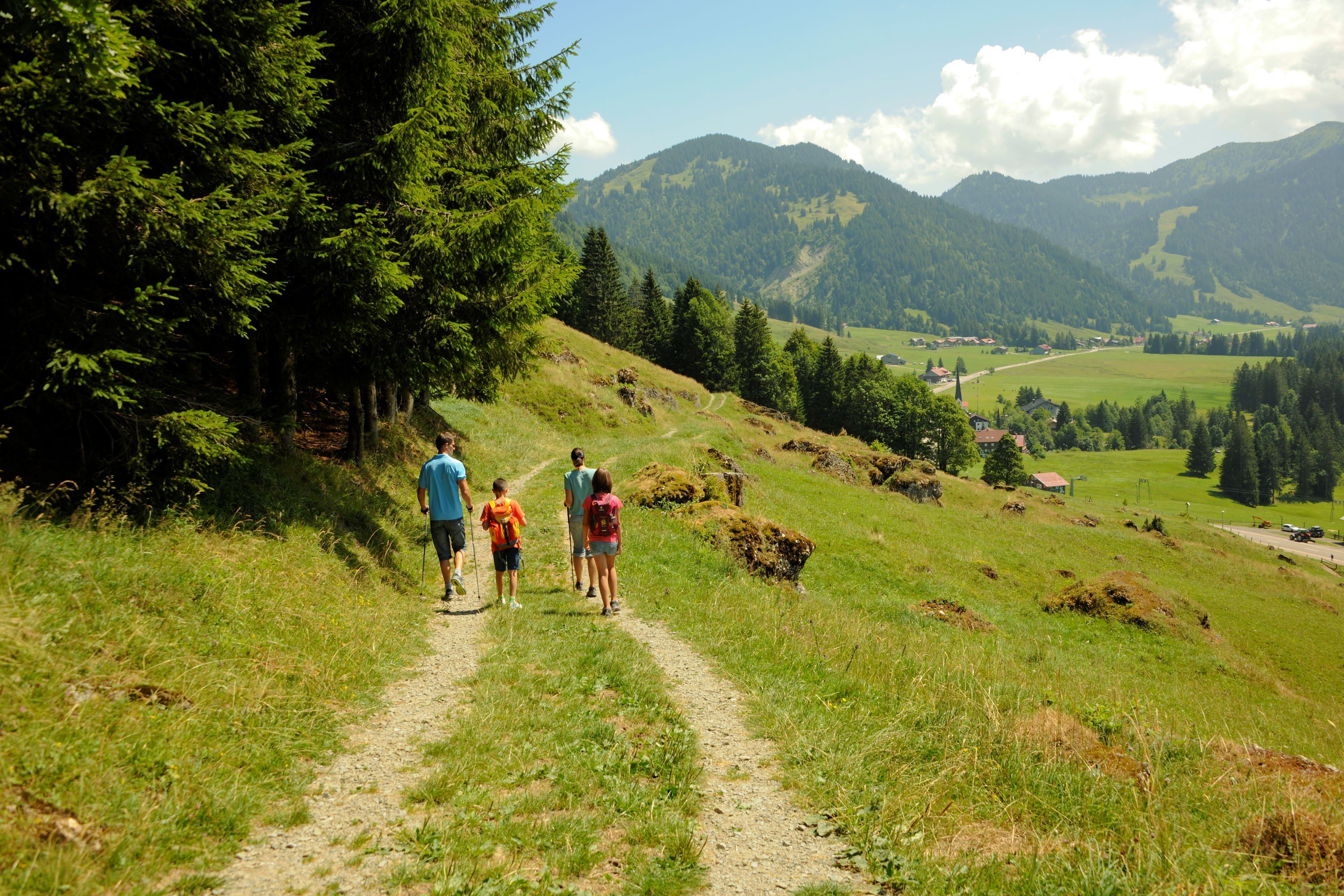 Familienwanderung ber den Hhenweg (Zeitweg) | Balderschwang - Allgu