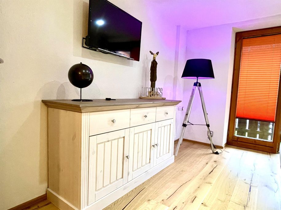 Kleines Zimmer mit Schlafsofa