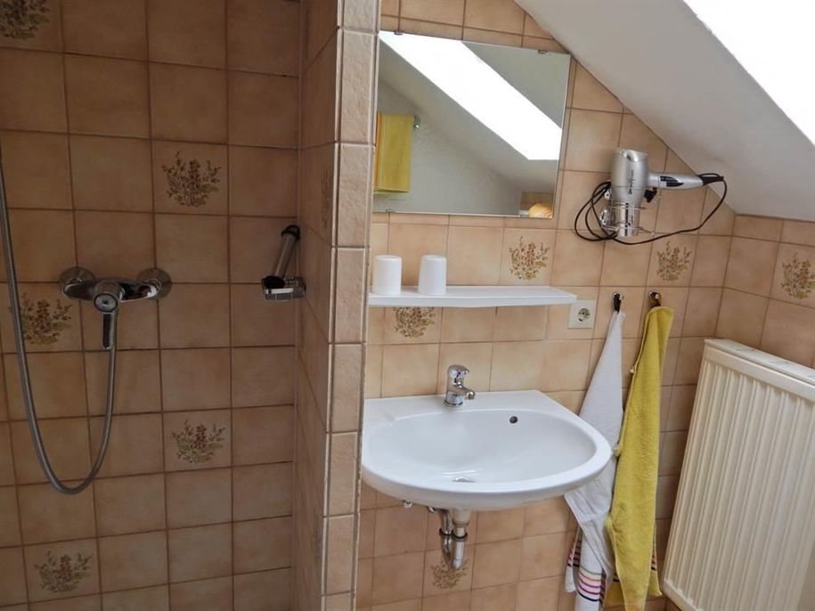 Bad Doppelzimmer 2