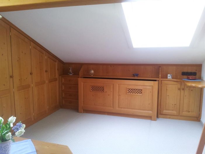 Schlafzimmer mit ausziehbarem Bett (2)