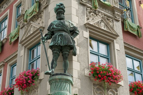 Ritter Georg I. von Frundsberg am Mindelheimer Rathaus