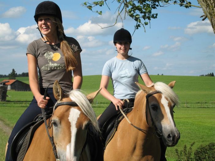 Davon träumen alle Mädchen im Urlaub - Ausreiten